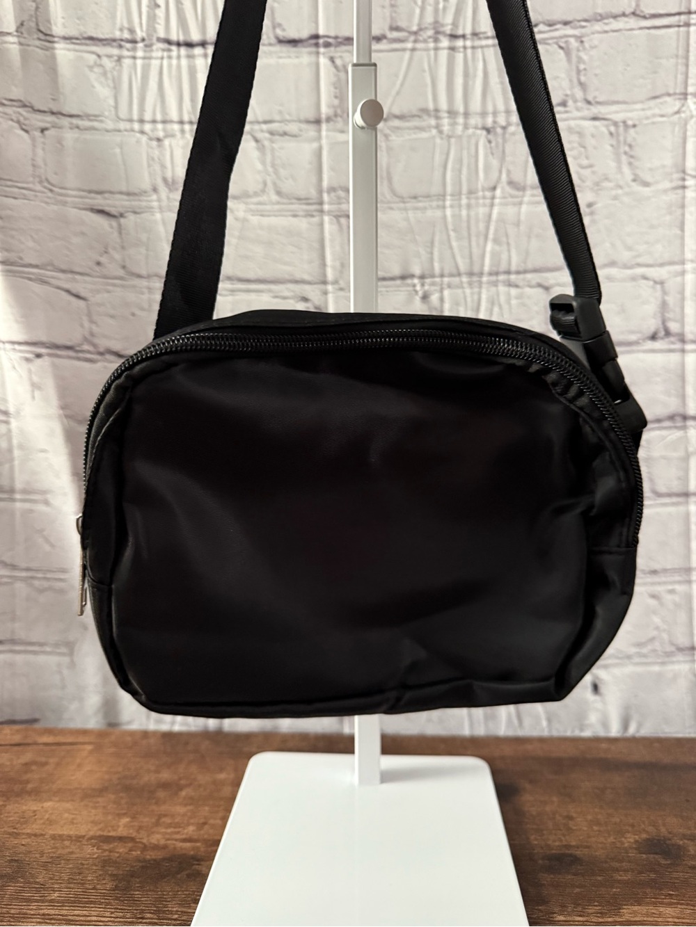 Black Crossbody Belt Bag Bag - Picture 2 of 11
